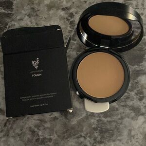 Younique pressed powder